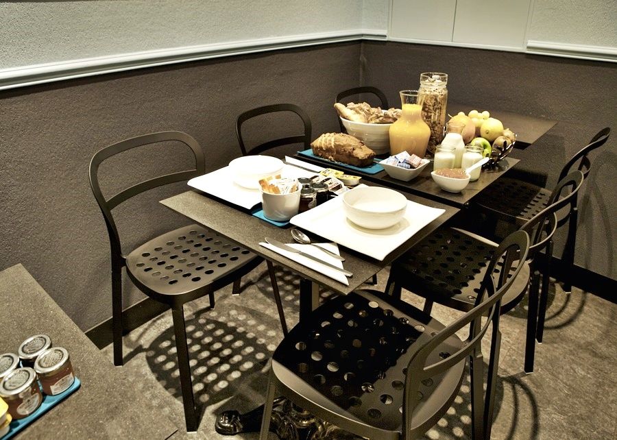 Hotel Daval Paris Bagian luar foto