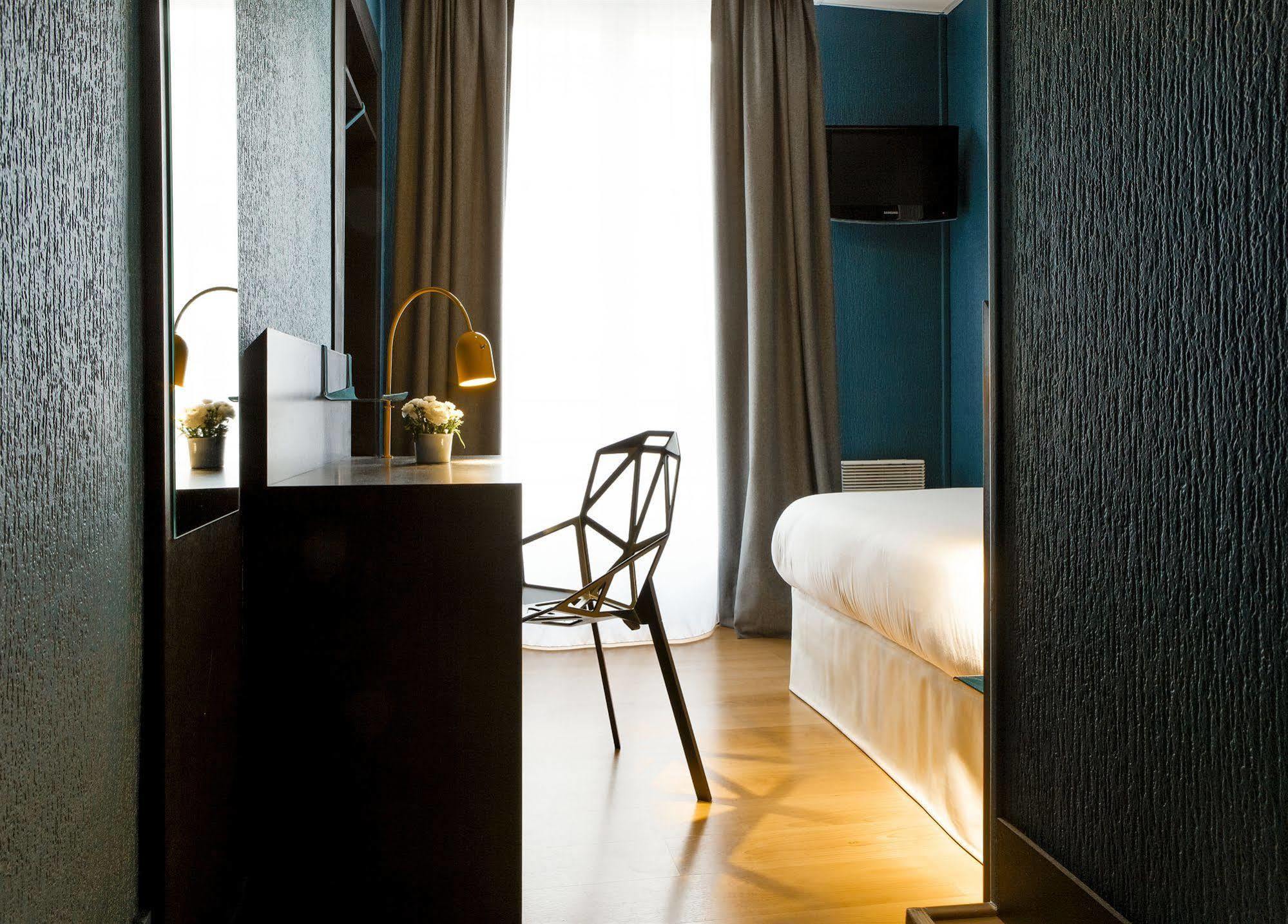 Hotel Daval Paris Bagian luar foto